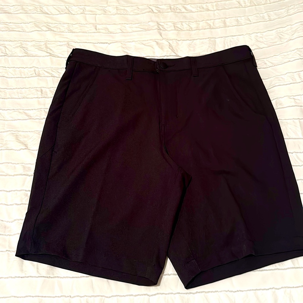 George black stretchy short pants size 32